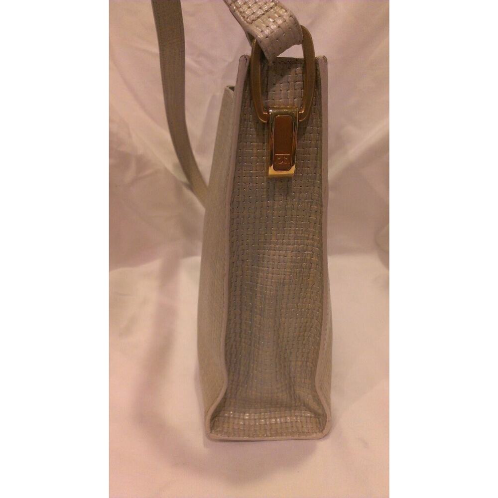 ESCADA Pearlized Light Olive Green & Silver Pearl Woven Leather Handbag - Picture 4 of 11